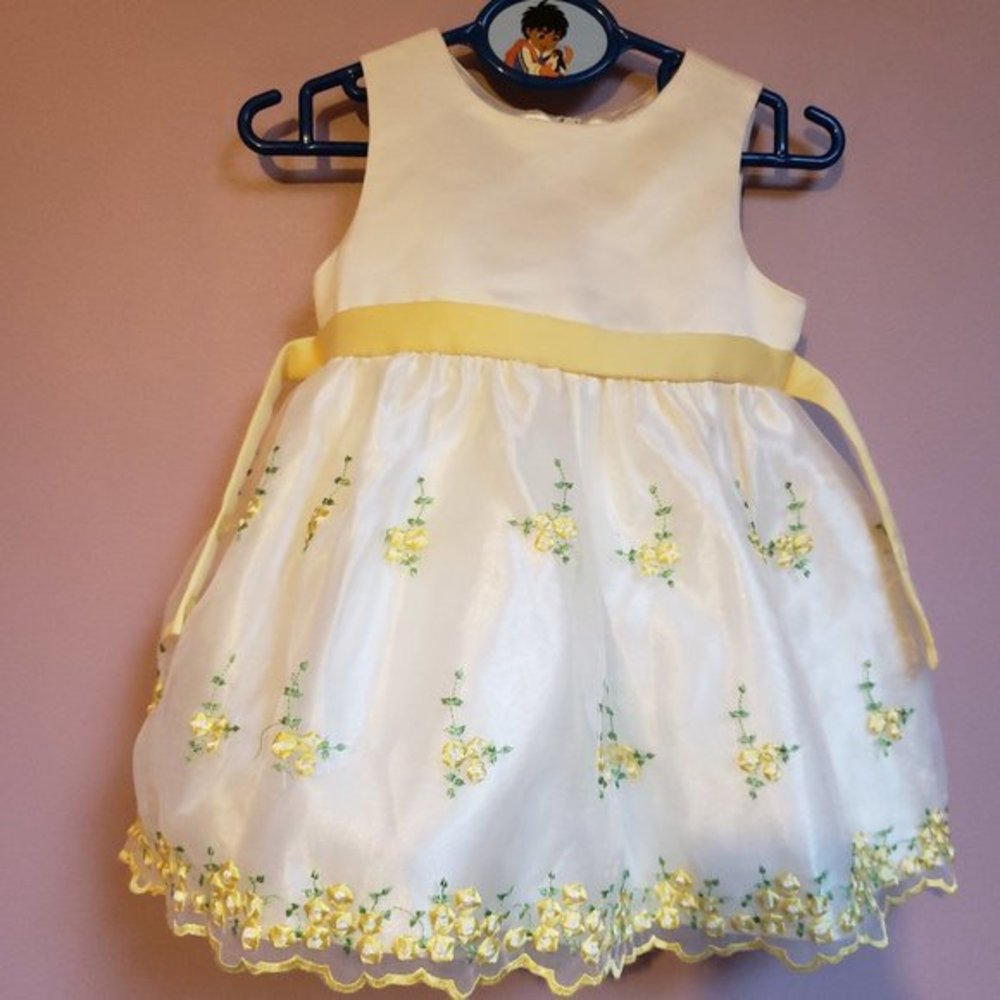 Cinderella Toddler Size 18M - White and Yellow dress - Gently Worn
